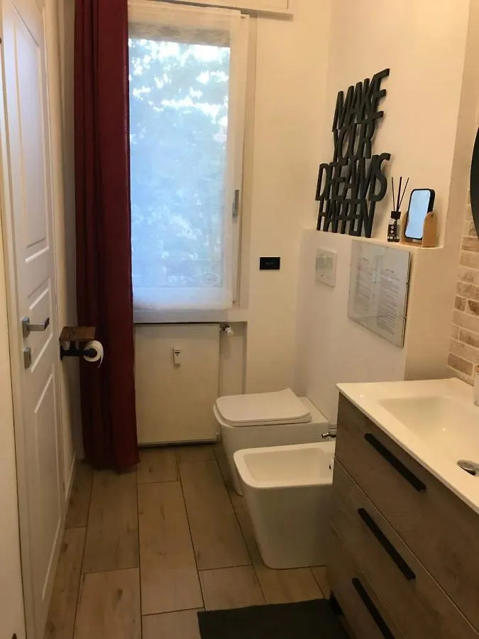 Mc Fly Rooms Malpensa Airport غالاّراتي 0*,
